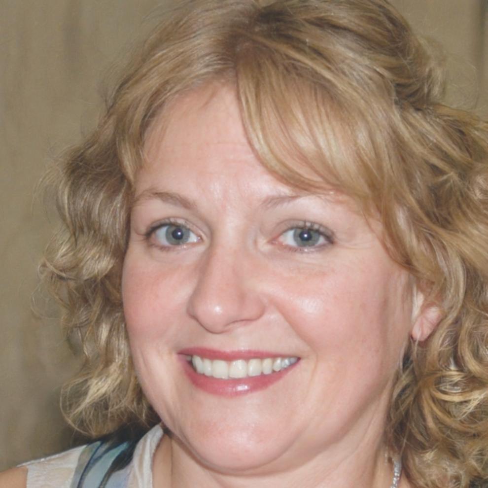 Esperanza Valdés, Directora de Estrategia Financiera